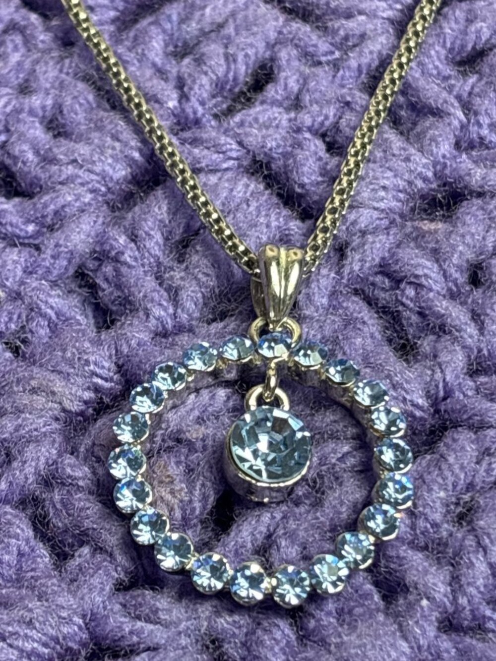 Light Blue Rhinestone Circle Pendant Necklace Silvertone Mesh Chain 16-18 inches